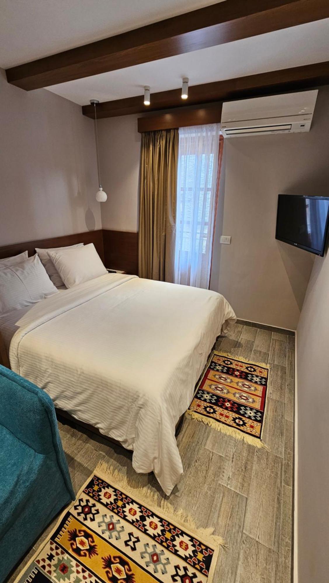 Palorto Hotel Гірокастра Екстер'єр фото