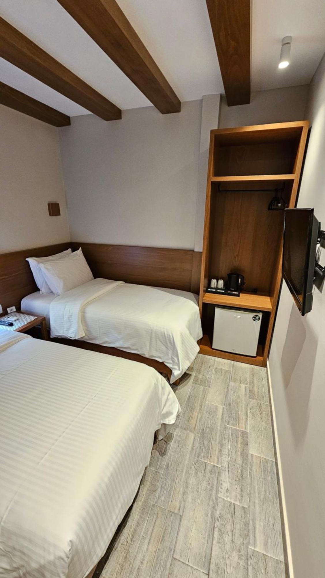 Palorto Hotel Гірокастра Екстер'єр фото
