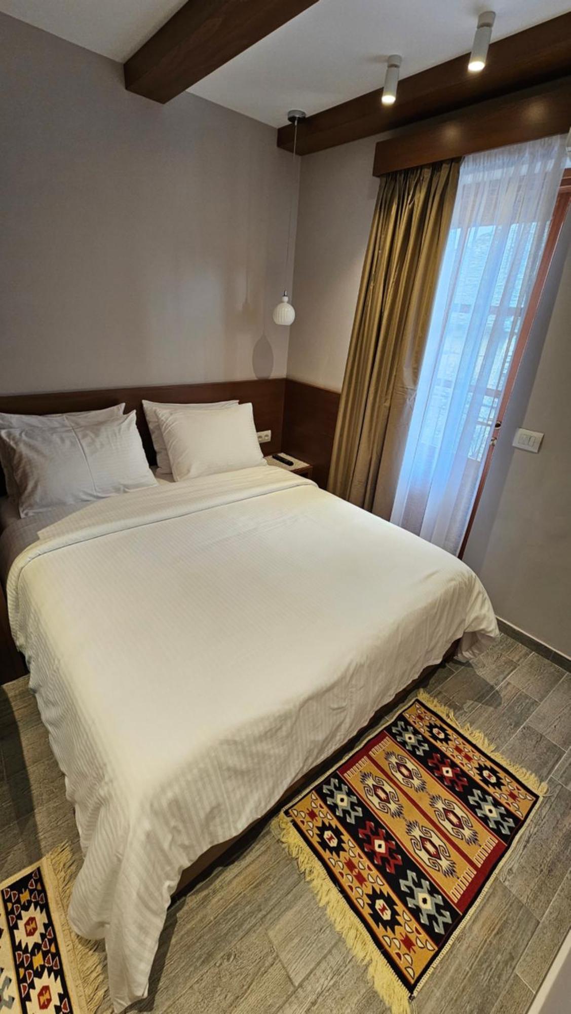 Palorto Hotel Гірокастра Екстер'єр фото
